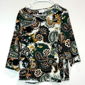 Beautiful Paisley Print 3/4 Sleeve Top By Denim & Company. Size Medium.